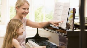 kids start piano lessons
